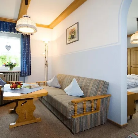 Hochfeld 3*